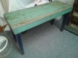 lot 431 image: Vintage wood bench. 48 x 18 x 20
