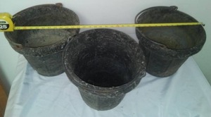 lot 453 image: 3 Rubber buckets with handles