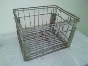 lot 454 image: Cass Clay Clay Creamery Metal Crate 1963