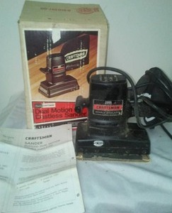 lot 464 image: Craftsman Dual Motion Sander like new with dust bag.