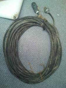 lot 469 image: 100 foot 220 extension cord.