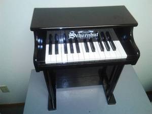 Schoenhut Miniature Piano - Great Look.