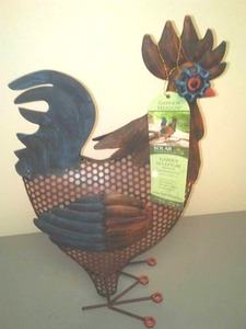 Metal Rooster Solar Garden Sculpture.