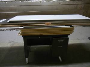 14 Desk Tops 2 Chipboard & 1 Desk