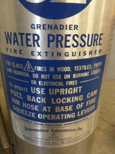 lot 23 image: Vintage Fire Extinguisher