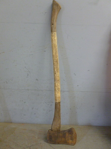 lot 27 image: Vintage Ax