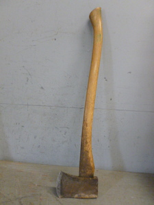 lot 29 image: Vintage Ax