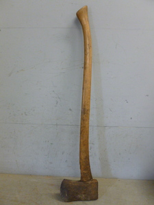 lot 30 image: Vintage Ax