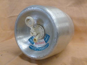 lot 33 image: Vintage Hamms