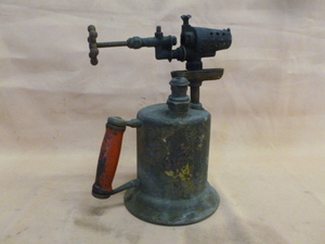 lot 44 image: Vintage Brass Torch