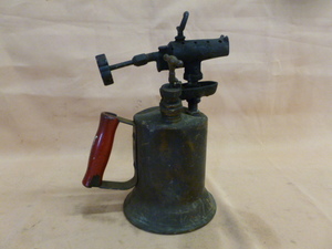 lot 45 image: Vintage Brass Torch