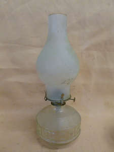 lot 52 image: Vintage Oil Lamp