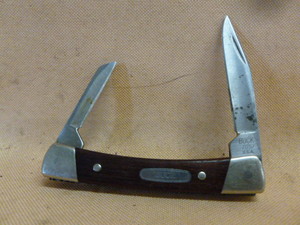 lot 87 image: Buck Pocket Knife