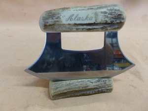 lot 92 image: Ula Knife