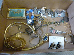 lot 95 image: Jewelry