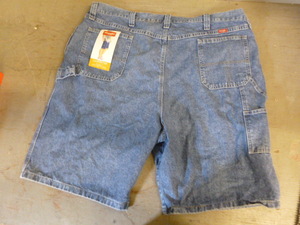 lot 98 image: New Mens Shorts