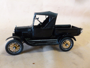 lot 127 image: Die Cast Metal Car