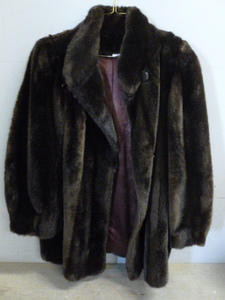 lot 139 image: Vintage Fur Coat