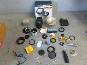 lot 182 image: Vintage Camera Items