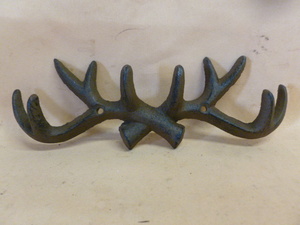 lot 206 image: Cast Iron Hat Hook