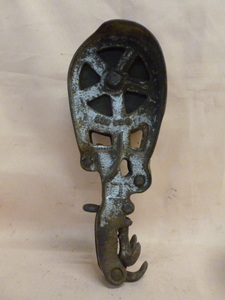 lot 242 image: Vintage Barn Pulley