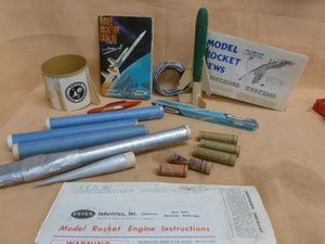 lot 295 image: Model Rocket Items