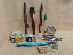 lot 296 image: Model Rocket Items