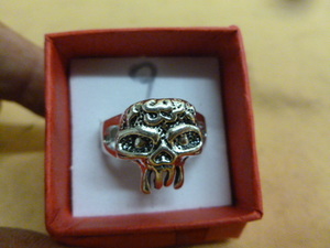 lot 302 image: Mens Ring