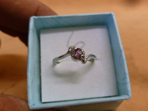 lot 305 image: Ladies Ring