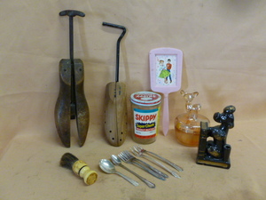 lot 324 image: Vintage Items