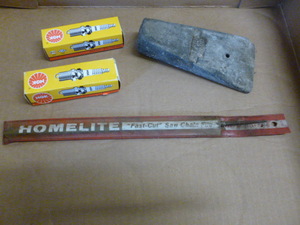 lot 327 image: Chainsaw Items