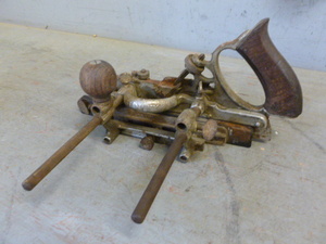 lot 335 image: Antique Wood Plane Tool