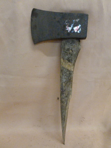 lot 373 image: Vintage Ax