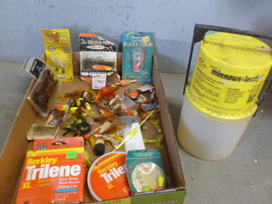 lot 401 image: Fishing Items