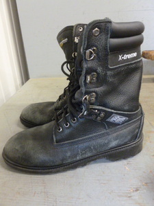 lot 421 image: Polaris Boots