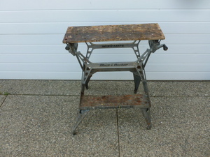 lot 424 image: Portable Work Bench