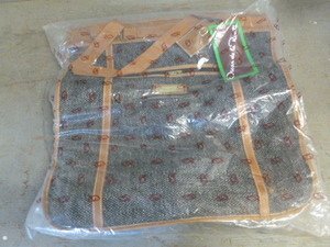 lot 425 image: New Travel Bag