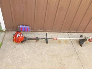 Craftsman 4 cycle weed trimmer. Good condition. Tested & works. As shown.