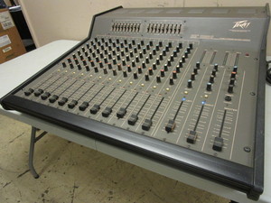 PEAVEY XR 1200C STEREO POWERED MIXING CONSOLE