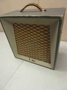 VINTAGE AIRLINE GUITAR AMPLIFIER