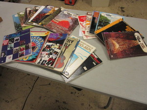 ASSORTED SHEET MUSIC, FOR PIANO, GUITAR, ORGAN, INCLUDING COUNTRY, GOSPEL, POP, EZ PLAY TODAY, MORE