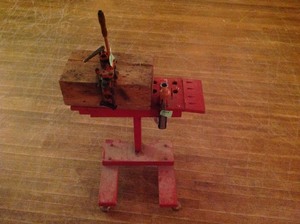 lot 130 image: Reloading Press & Bullet Luber on Rolling Metal Stand