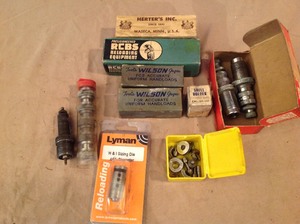 lot 229 image: Reloading Supplies