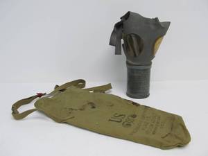 lot 167 image: Vintage WW2 Era US Military Gas Mask Complete wCanvas Case