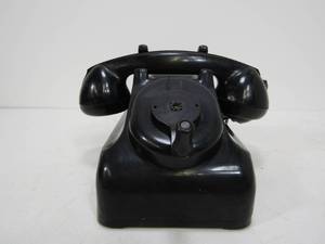 lot 87 image: Vintage 1930s LEICH Black Bakelite Hand Crank Telephone
