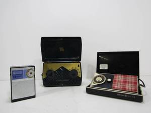 lot 96 image: 3 Vintage Radios 