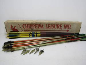 lot 99 image: Large Lot of Assorted Vintage etc ArcheryHunting Arrows