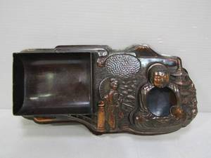 lot 13 image: Vintage Ornate Brass Japanese Nikko Ashtray Cigarette Holder Desk Set