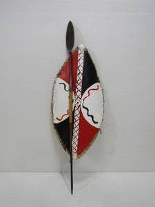lot 16 image: Vintage Handmade Samburu African Tribal Shield & Spear
