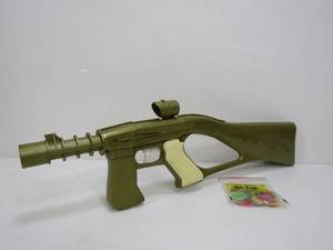 lot 27 image: Vintage 1960s Ray Line STAR TREK Disc Tracer Toy Gun 